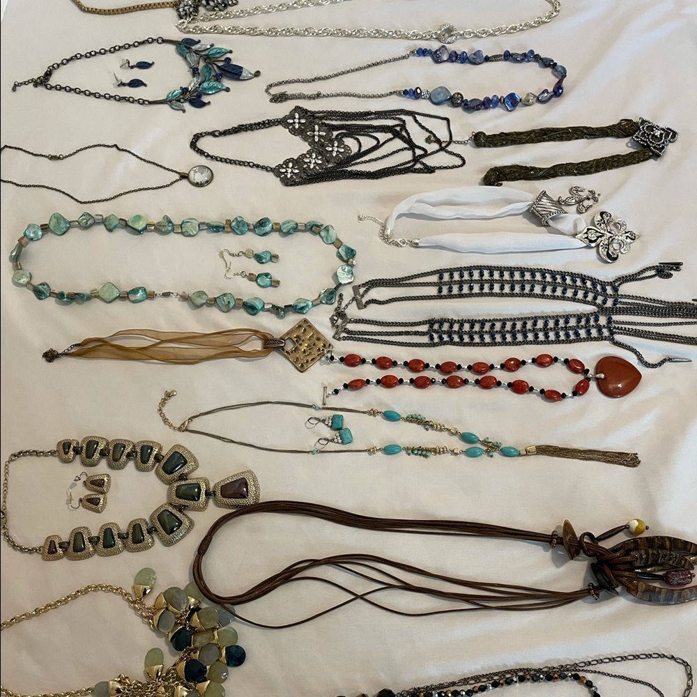 Jewelry - Picture 2 of 4